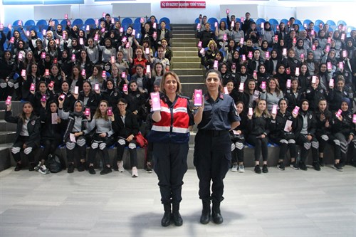  Geri Gönderme Merkezlerinde çalışan 115 kadın güvenlik görevlisine Kadın Acil Destek Uygulaması (KADES)  Programı Tanıtıldı.